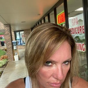 Meet your Posher, Lisa